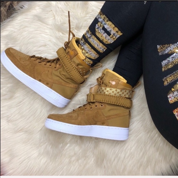 Nike Tan High-Top Women\'s Shoes